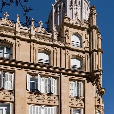 Eclectico En El Centro De La Ciudadac * San Sebastian